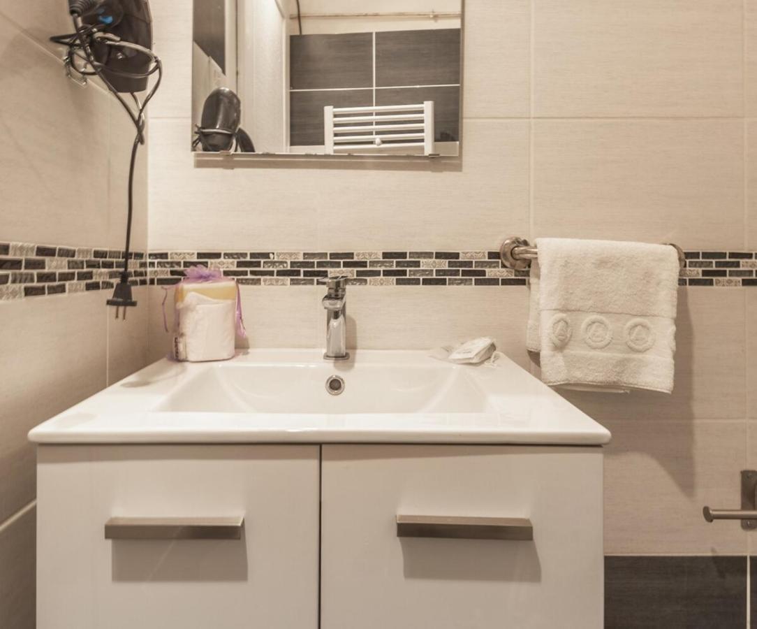 Appartement Studio For 2 Located In The City Center à Annecy Extérieur photo